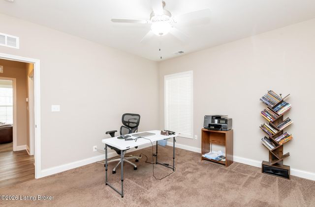 2308 Somersly Pl, Louisville, KY 40245