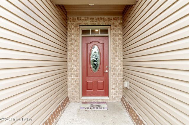 2308 Somersly Pl, Louisville, KY 40245