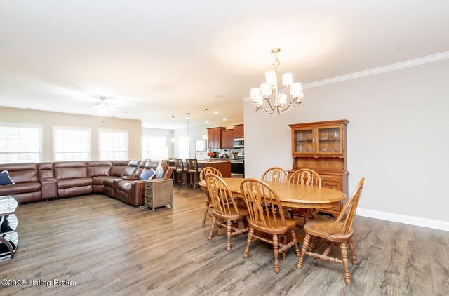 2308 Somersly Pl, Louisville, KY 40245