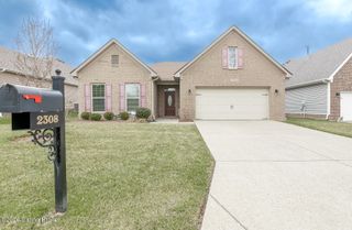 2308 Somersly Pl, Louisville, KY 40245