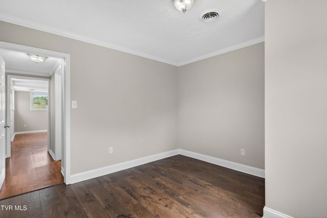 305 South Cherokee Road, Bristol, VA 24201