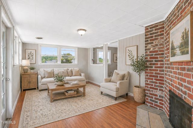 305 South Cherokee Road, Bristol, VA 24201