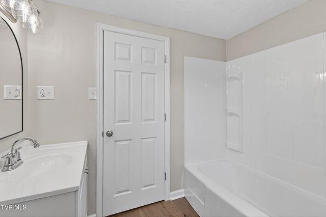 305 South Cherokee Road, Bristol, VA 24201