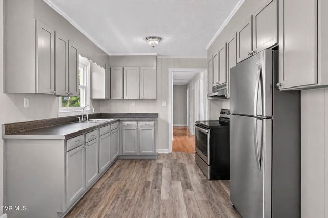 305 South Cherokee Road, Bristol, VA 24201
