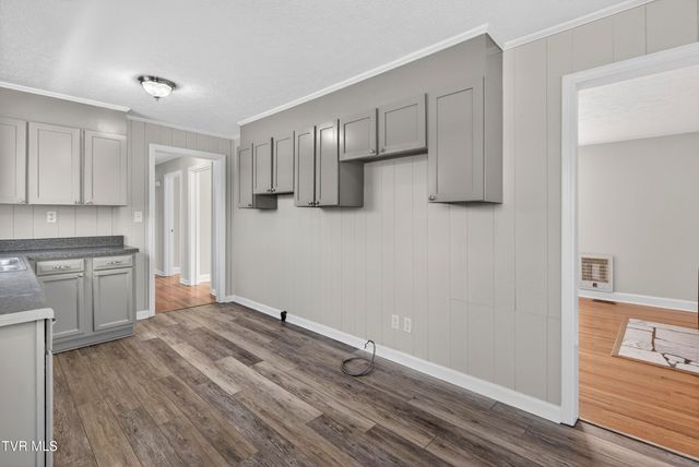 305 South Cherokee Road, Bristol, VA 24201