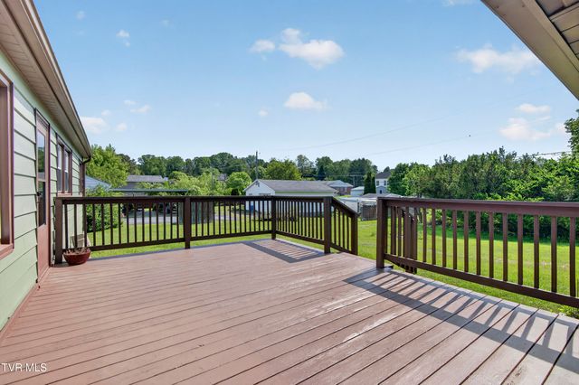 305 South Cherokee Road, Bristol, VA 24201
