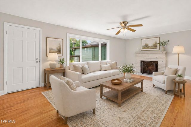 305 South Cherokee Road, Bristol, VA 24201