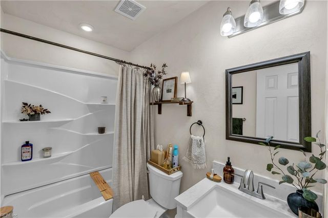 1141 Woodcock LN, Virginia Beach, VA 23454