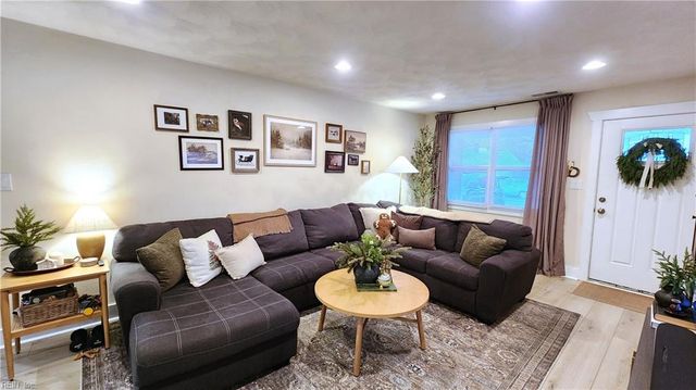 1141 Woodcock LN, Virginia Beach, VA 23454