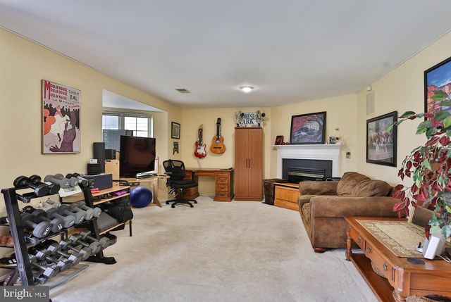 5111 LANDS END CT, Dumfries, VA 22025