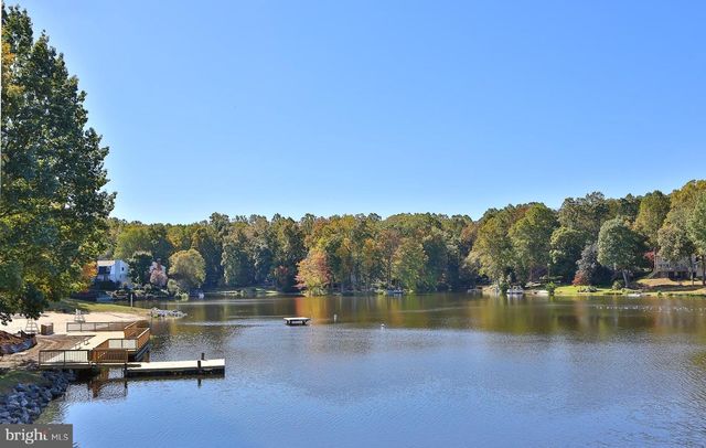 5111 LANDS END CT, Dumfries, VA 22025