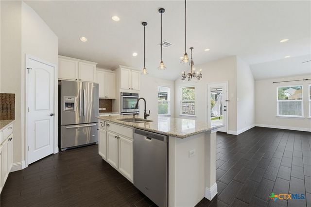 827 Old World Drive, Harker Heights, TX 76548