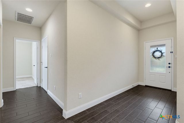 827 Old World Drive, Harker Heights, TX 76548