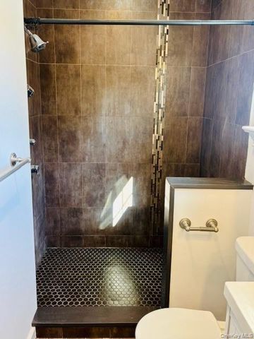 285 Broadway Greenlawn, Huntington, NY 11743