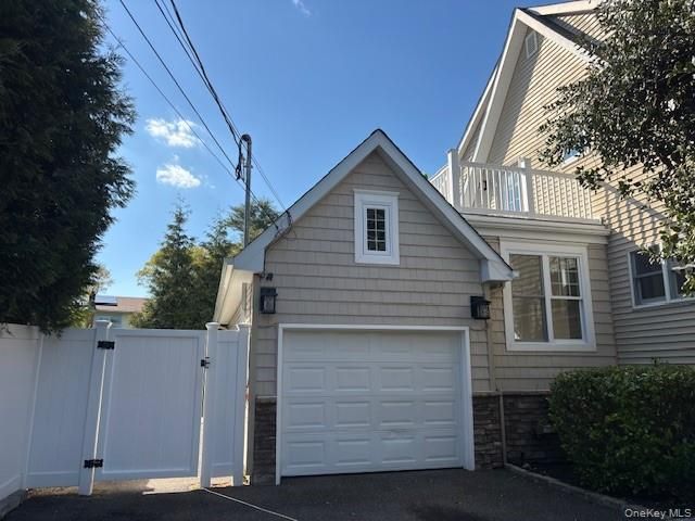 285 Broadway Greenlawn, Huntington, NY 11743