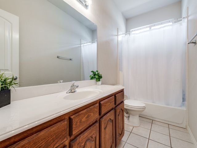 8001 Glenside Drive, Rowlett, TX 75089