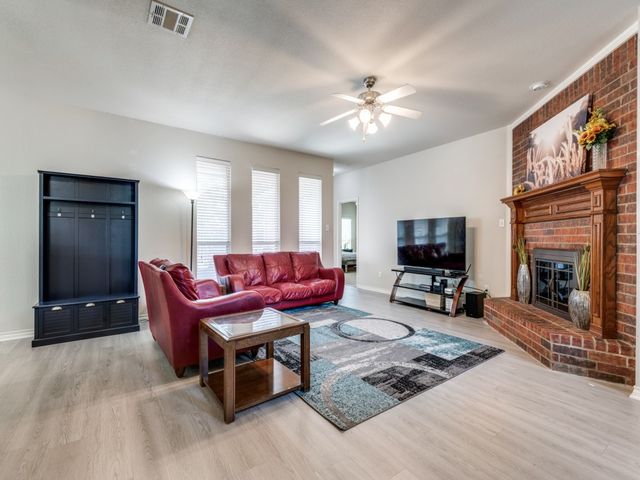 8001 Glenside Drive, Rowlett, TX 75089