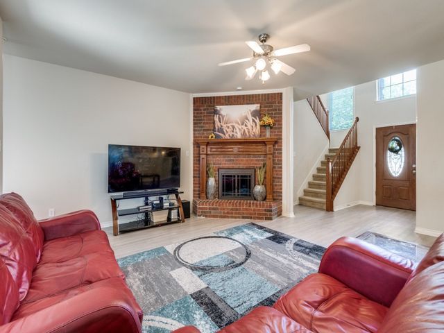 8001 Glenside Drive, Rowlett, TX 75089