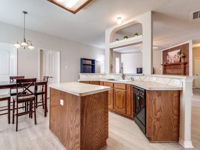 8001 Glenside Drive, Rowlett, TX 75089