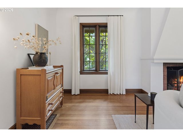 2897 Sw Rutland Ter, Portland, OR 97205