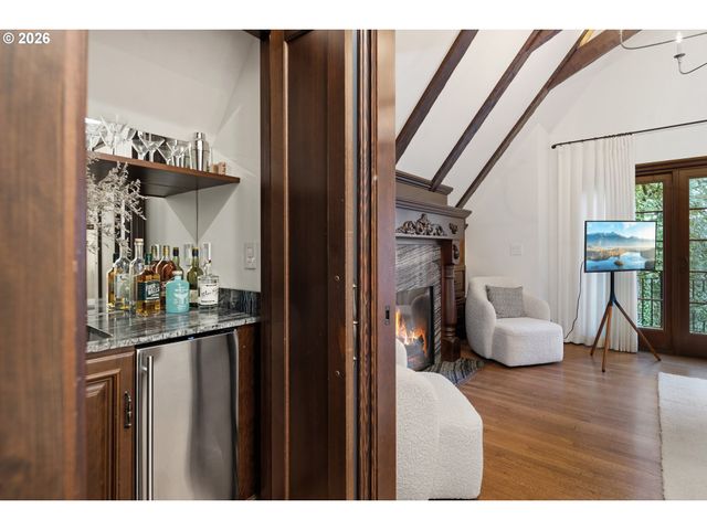 2897 Sw Rutland Ter, Portland, OR 97205