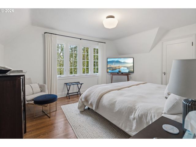 2897 Sw Rutland Ter, Portland, OR 97205