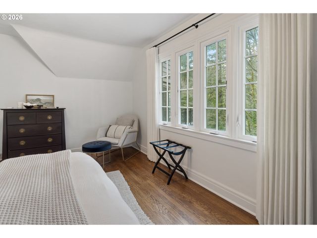 2897 Sw Rutland Ter, Portland, OR 97205