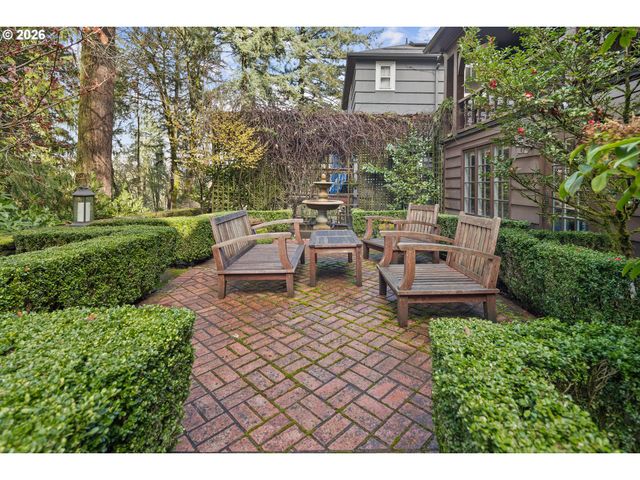 2897 Sw Rutland Ter, Portland, OR 97205