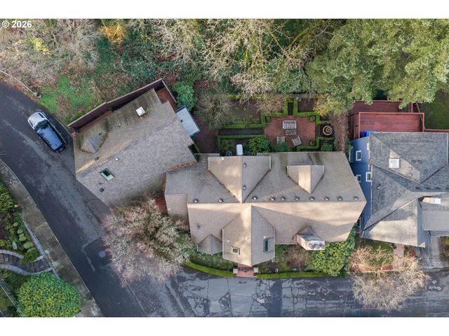 2897 Sw Rutland Ter, Portland, OR 97205