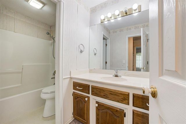 3941 S Dees Drive, Oklahoma City, OK 73150