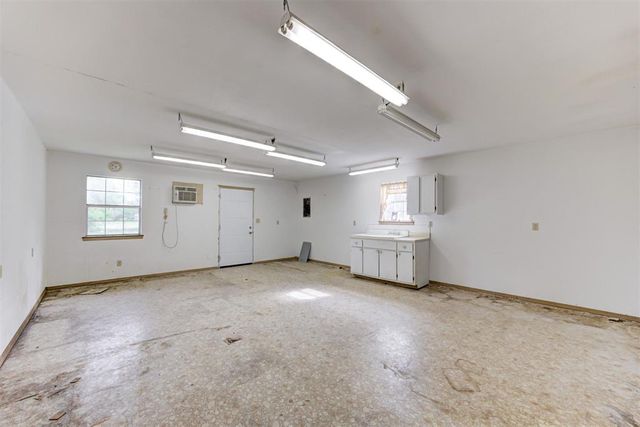 3941 S Dees Drive, Oklahoma City, OK 73150