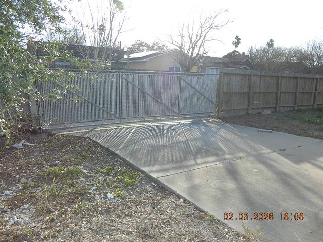 2929 Water Lily Dr, Corpus Christi, TX 78415