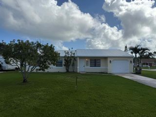 1561 SE Arenson Lane, Port St Lucie, FL 34952