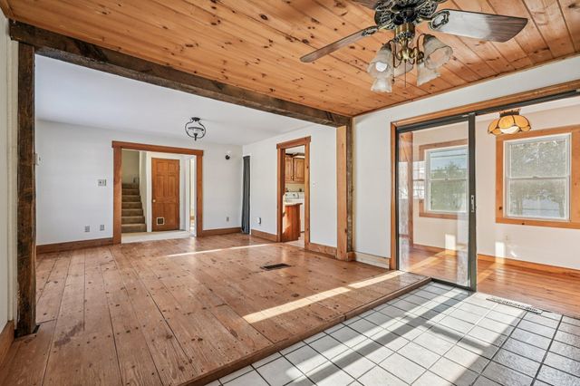 23 Sandown Road, Fremont, NH 03044