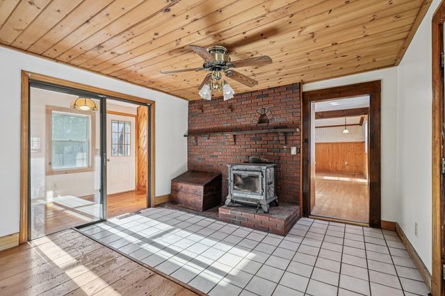 23 Sandown Road, Fremont, NH 03044