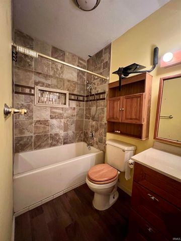 9531 S Harbour Pointe Drive, Bloomington, IN 47401