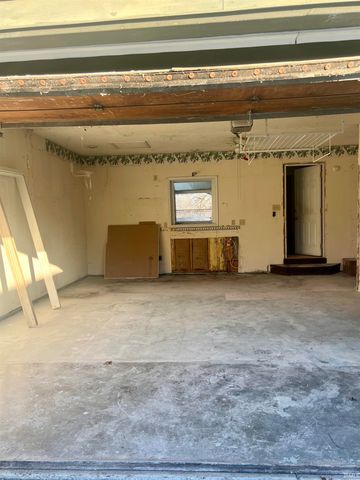 9531 S Harbour Pointe Drive, Bloomington, IN 47401