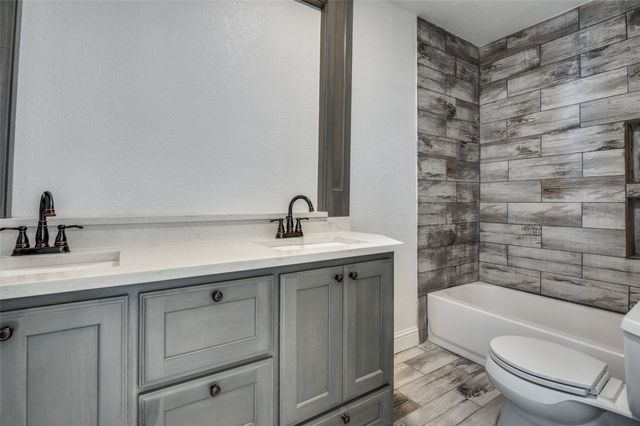 568 W Hammond Street, Lancaster, TX 75146