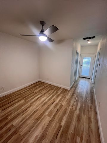 568 W Hammond Street, Lancaster, TX 75146