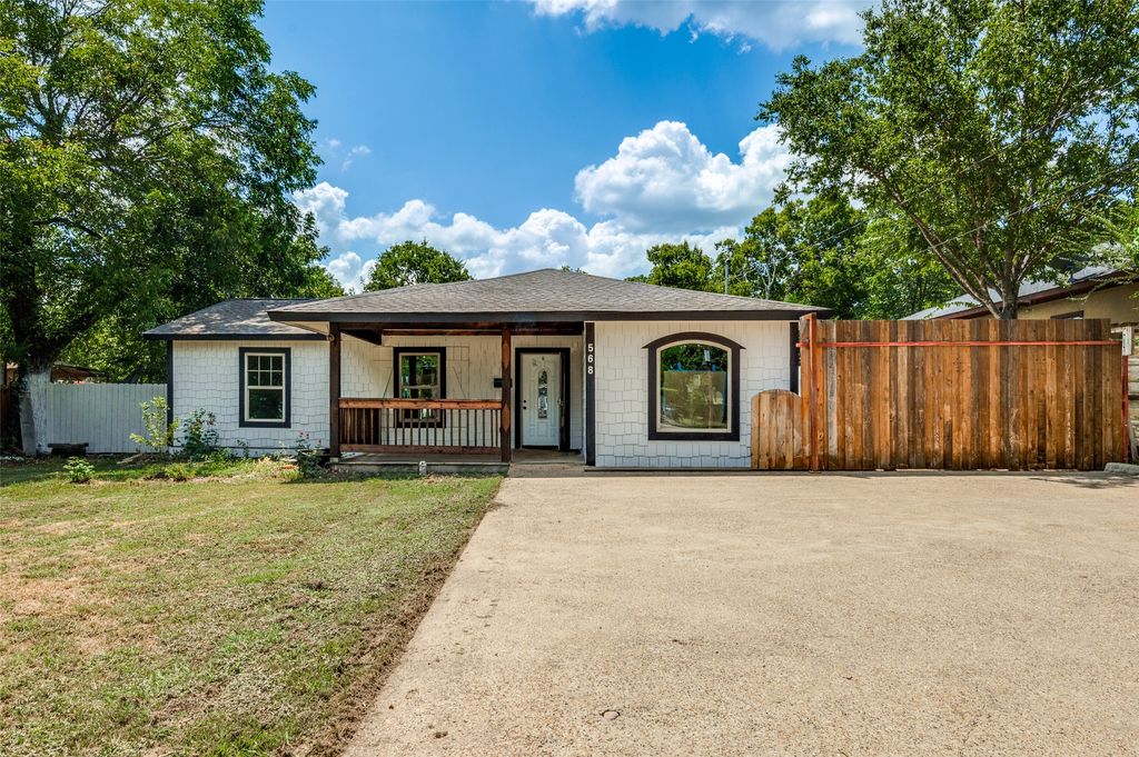 568 W Hammond Street, Lancaster, TX 75146