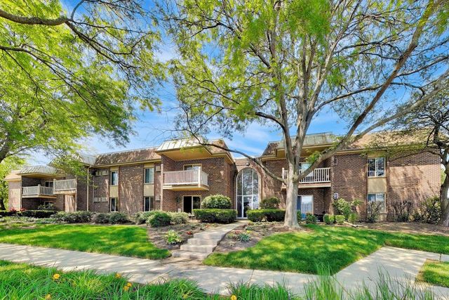 906 W Alleghany Drive 1B, Arlington Heights, IL 60004