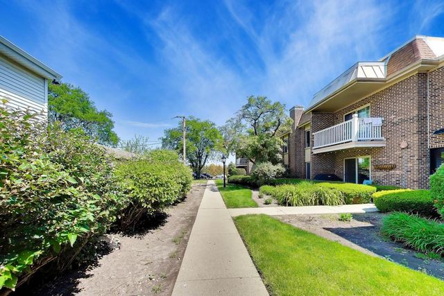 906 W Alleghany Drive 1B, Arlington Heights, IL 60004