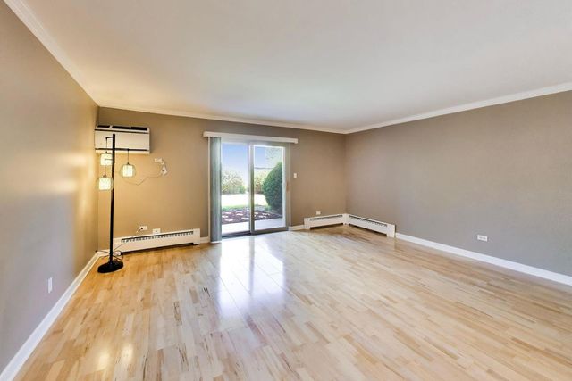 906 W Alleghany Drive 1B, Arlington Heights, IL 60004