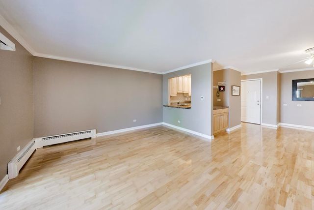 906 W Alleghany Drive 1B, Arlington Heights, IL 60004