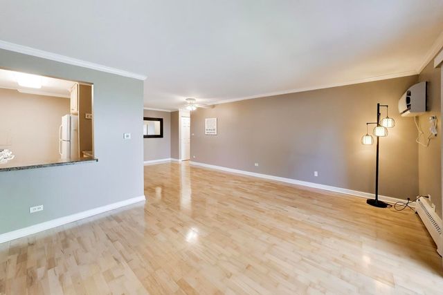 906 W Alleghany Drive 1B, Arlington Heights, IL 60004