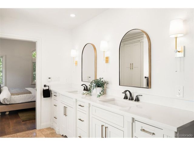2534 S Saint Paul St, Denver, CO 80210