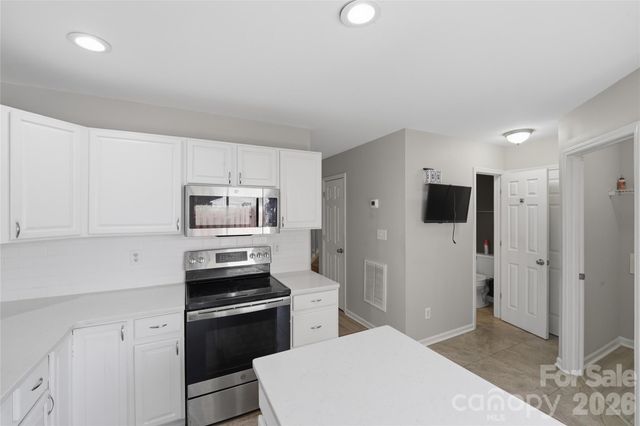 7709 Petrea Lane, Charlotte, NC 28227