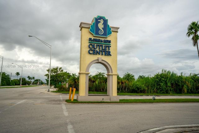 137 NE 3rd Ct, Florida City, FL 33034