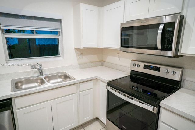 137 NE 3rd Ct, Florida City, FL 33034