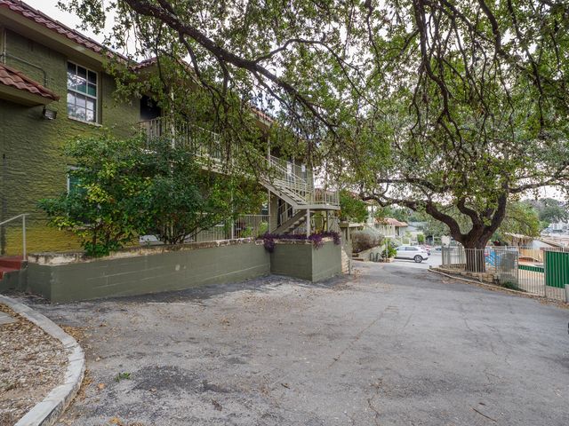 2302 East Side DR 28, Austin, TX 78704